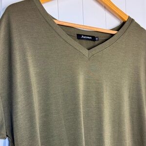 AUTOMET Army Green V-Neck T-Shirt - Size Small, Lightweight & Casual